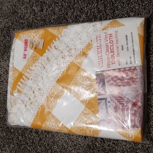 Vintage Checkmate Checker Grain Pattern Vinyl/ Polyester 60" Round Tablecloth